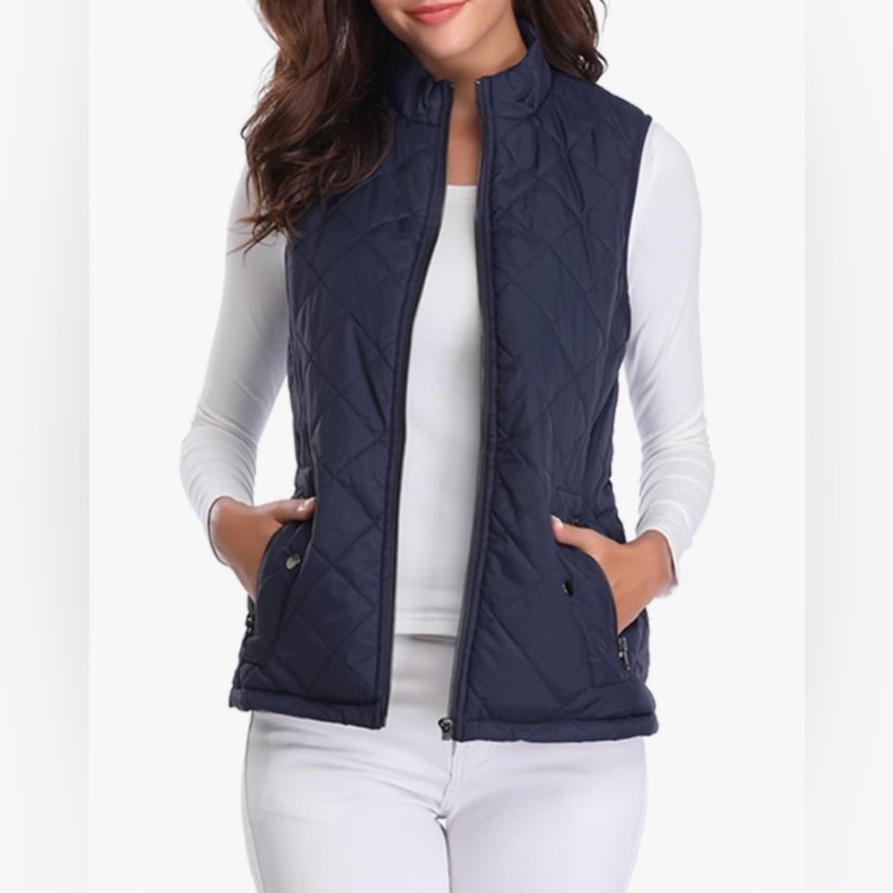 Women quilted dark blue vest. Small
